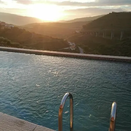 بيت ضيافة Casa Do Romezal Peso da Régua