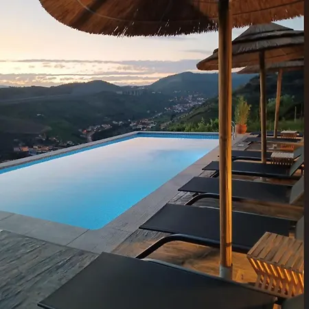 Casa Do Romezal بيت ضيافة *