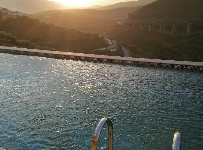 بيت ضيافة Casa Do Romezal Peso da Régua